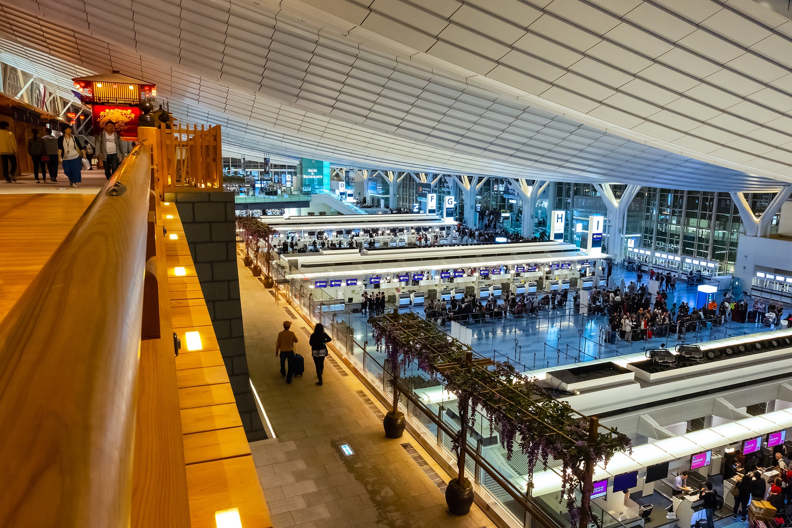 Narita Airport or Haneda Airport Which is Better to Fly Into?